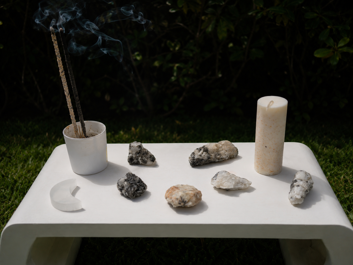 Caja Ritual Lunar Vibe Concept: cristales y elementos rituales aportados por la clienta